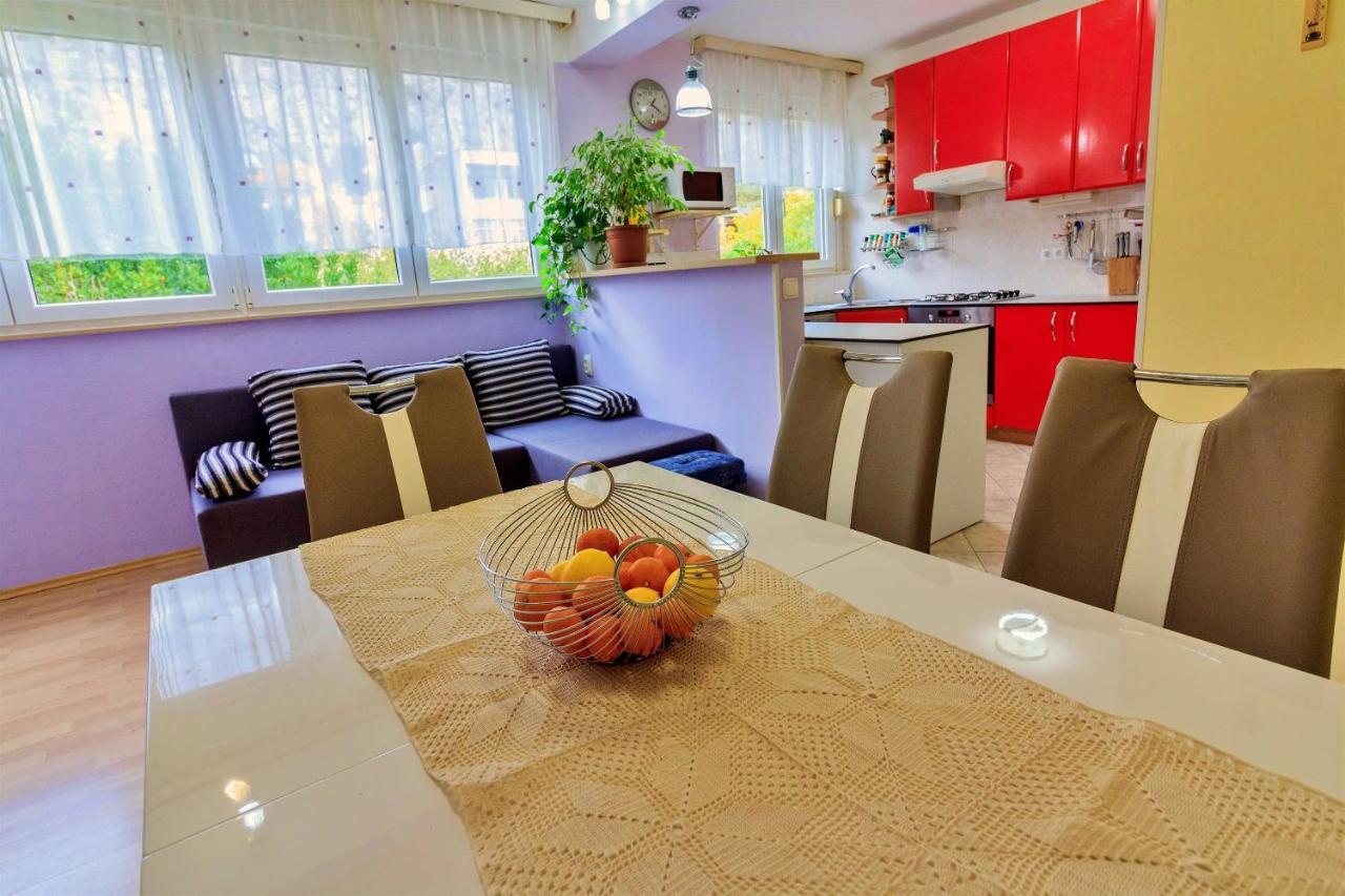 Apartment Anita Оміш Екстер'єр фото