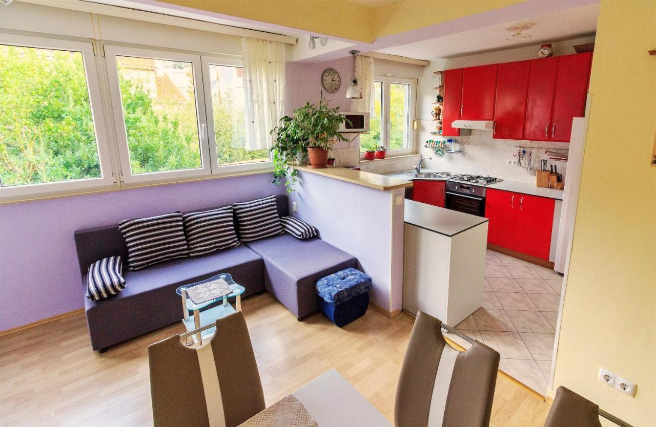 Apartment Anita Оміш Екстер'єр фото